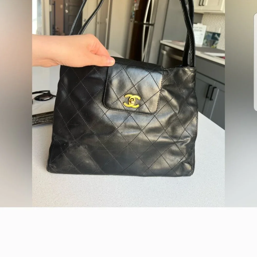 1997-1999 Chanel Shoulder Quilted Black Lambskin Medium Bag - Picture 5 of 15